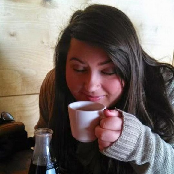 Meet your Posher, Julie - Picture 1 of 1